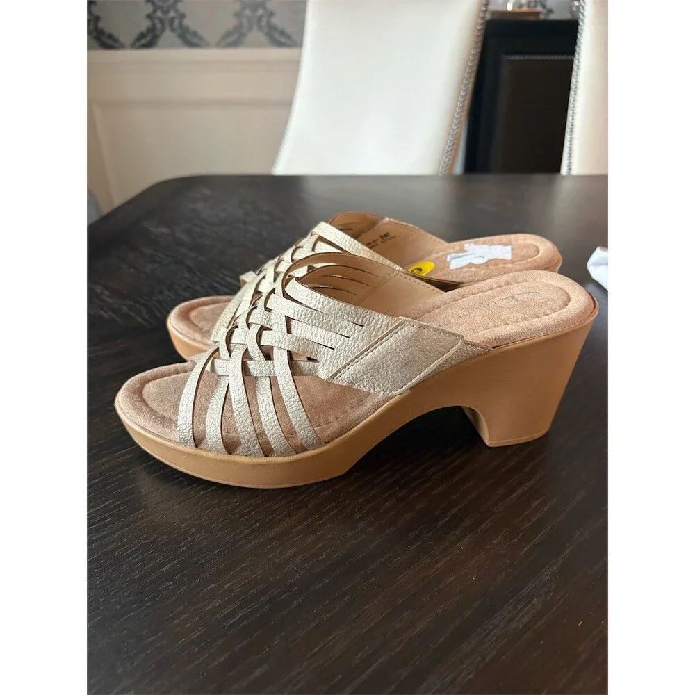 CL by Laundry Astir metallic‎ gold wedge sandal sz 9 NEW adjustable strap.
